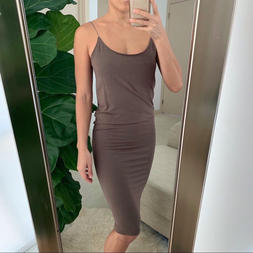 Moe’s Taupe Fitted Dress S